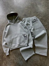 Cargar imagen en el visor de la galería, EPISODES Oversized Street Set – Hoodie + Pants 💿