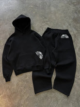 Cargar imagen en el visor de la galería, EPISODES Oversized Street Set – Hoodie + Pants 💿